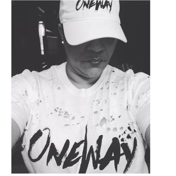 Meet your Posher, Shuntel - Picture 1 of 1